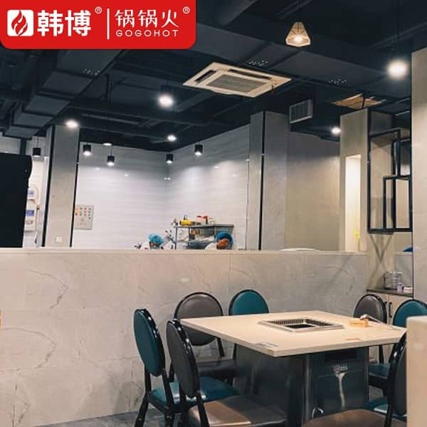 常州牛骨王火锅(武进总店)4人条形桌无烟火锅桌展示2